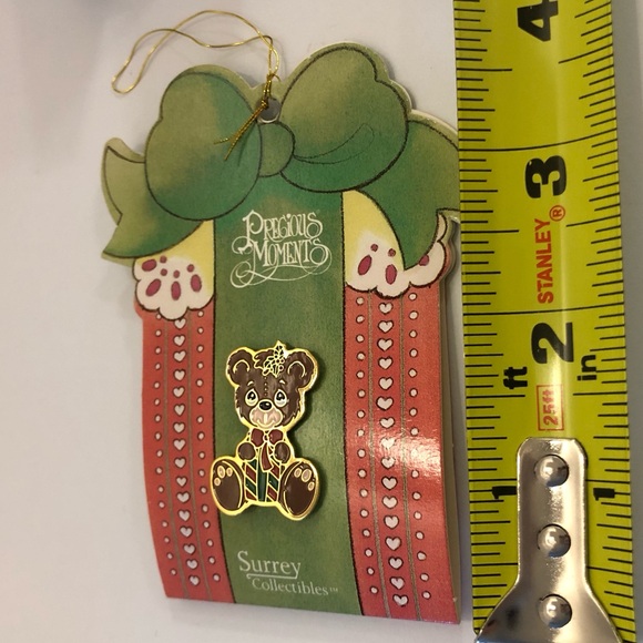 Vintage Precious Moments Pin Christmas Bear 1995 Surry Collectibles Ornament - Picture 8 of 11